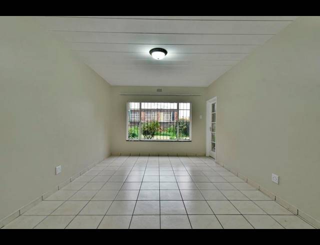 2 BEDROOM APARTMENT FOR SALE IN NEW REDRUTH